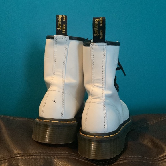 Dr Martin boots - Picture 3 of 7